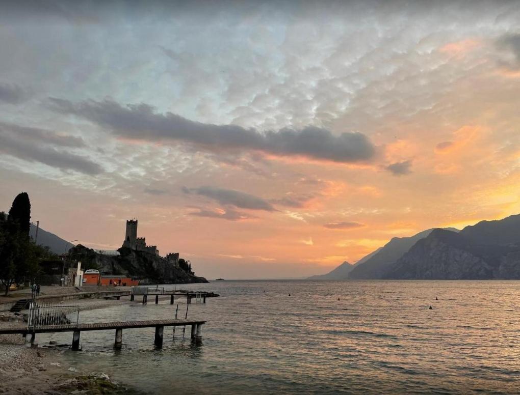 Appartamento Perla del Lago - Enchanting Lake View Malcesine Esterno foto